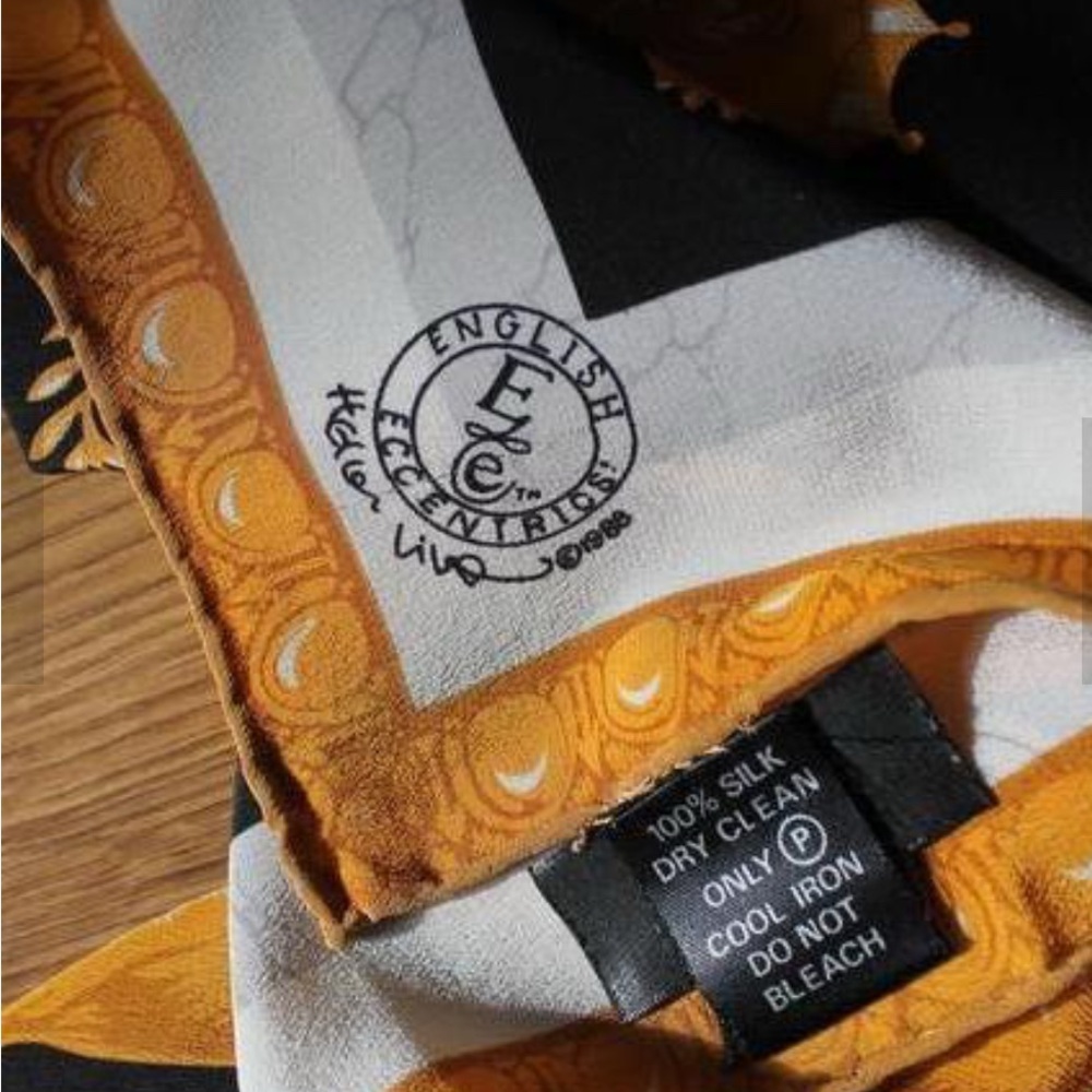Elegant Black and Gold English Eccentrics 100 % Scarf - Picture 12 of 12